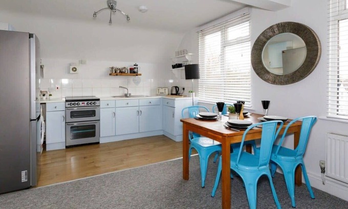 West Wittering Apartment | Two-bed beachside apartment, West Wittering