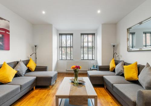 Bush Hill Park Apartment | Two Bed Flat in Bush Hill Park