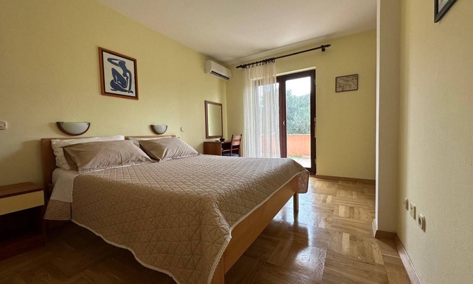 Bozava Apartment | Two bedroom apartment with terrace and sea view Božava, Dugi otok (A-23903-a)
