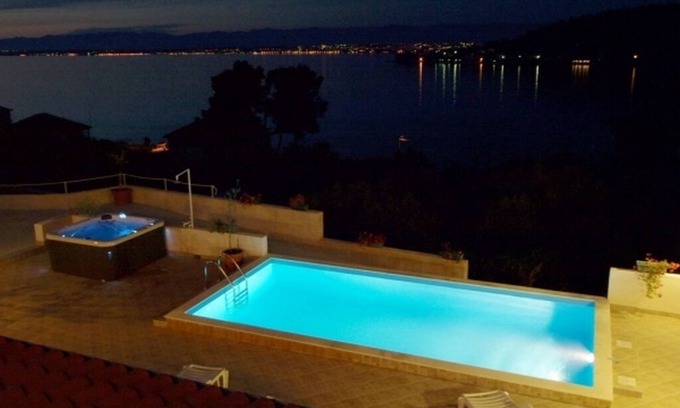 Kali Apartment | Two bedroom apartment with balcony and sea view Kali, Ugljan (A-14083-e)