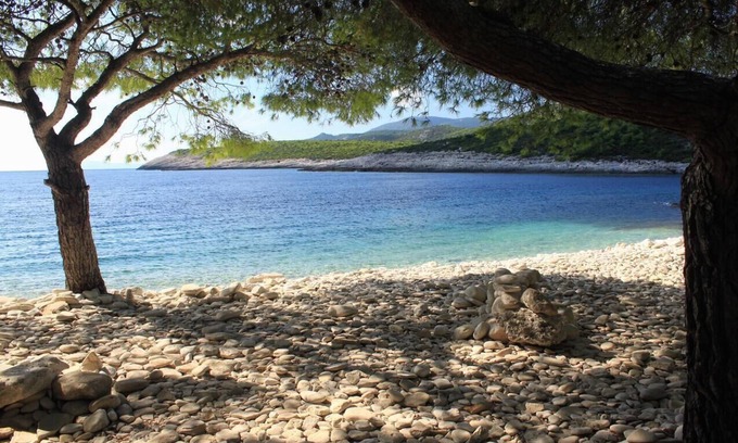 Rukavac Apartment | Two bedroom apartment with terrace Rukavac, Vis (A-8864-a)