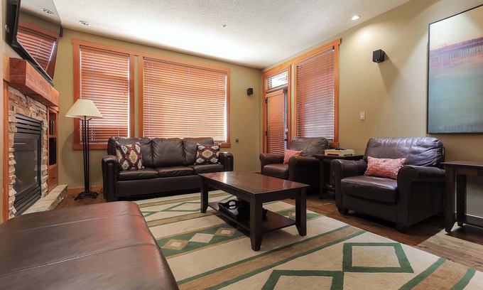 Rossland Condo | Two Bedroom + Den | Sleeps 4-6 | Slalom Creek Condos