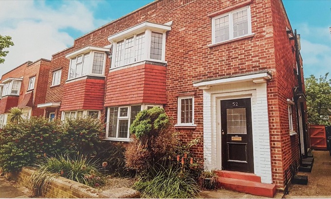 Southfield Apartment | Two bedroom maisonettes flat in Chiswick. London