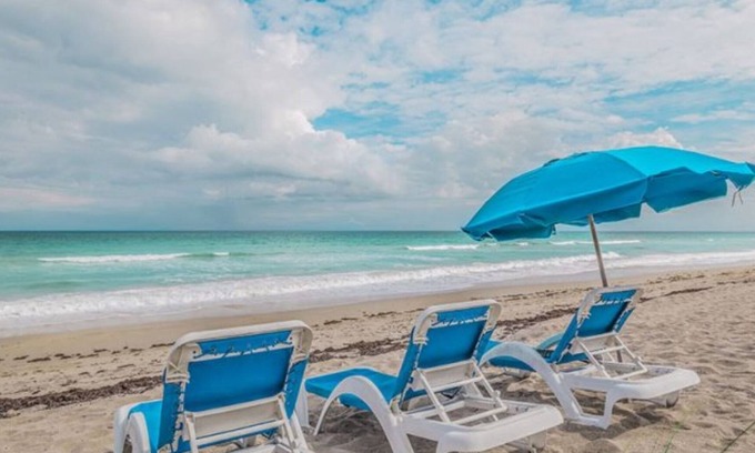Hutchinson Island South Resort | Two Bedroom, Ocean Front, Luxury Condo, Jensen Beach, FL 3974531