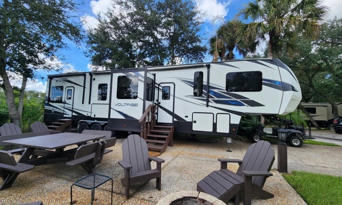 River Ranch Cottage | Two Bedroom On-site RV Rental at River Ranch! 407