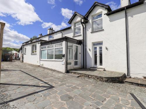 Coniston House | Two Lake View