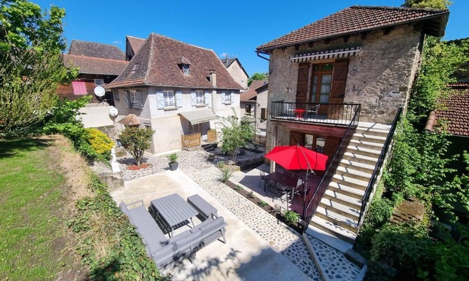 Beaulieu-sur-Dordogne House | Two vacation homes on the property