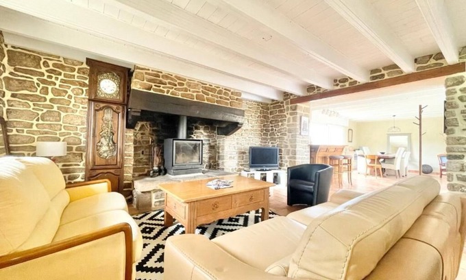 Ploeven Villa | Ty Anquer House - Beaches 2km away