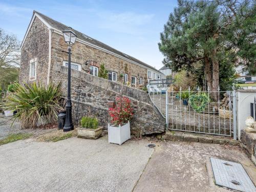 Gowerton House | Ty Cae Mawr - Oad