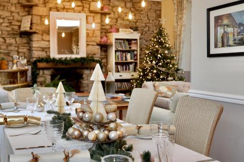 Llangattock House | Ty Croeso House