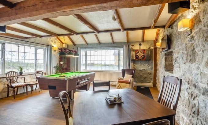 Moelfre Hotel | Ty Dderw Country Inn