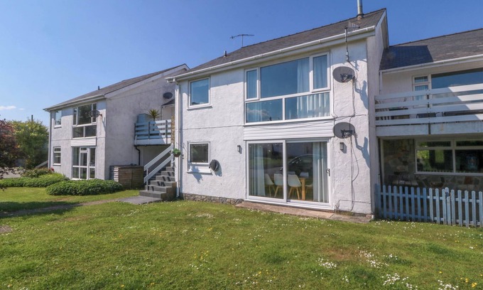 Llanbedrog Cottage | TY GOLAU, pet friendly, country holiday cottage in Llanbedrog