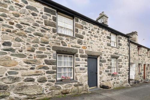 Dolgellau House | Ty Newydd