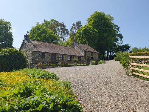Llangybi House | Ty Twt