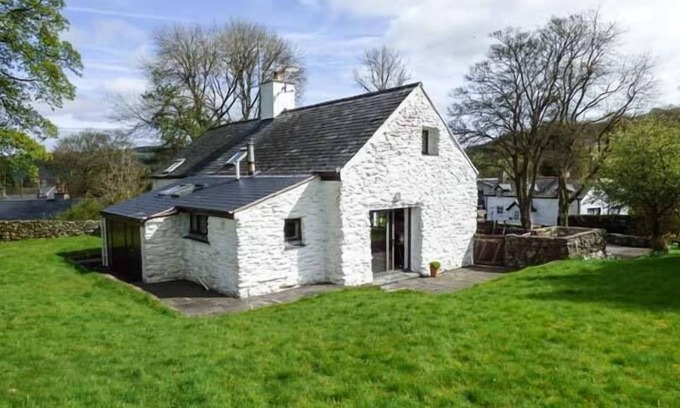 Cwmtirmynach Cottage | Ty Uchaf