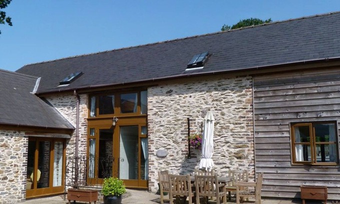 Cilmeri House | Tycanol - Four Bedroom House, Sleeps 7