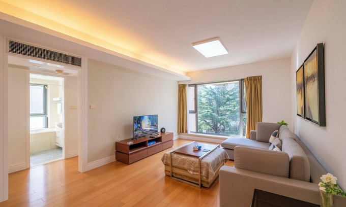 Xujiahui Bed & Breakfast | Tyms Cozy 2BR 1BA Apt Xuhui Metro
