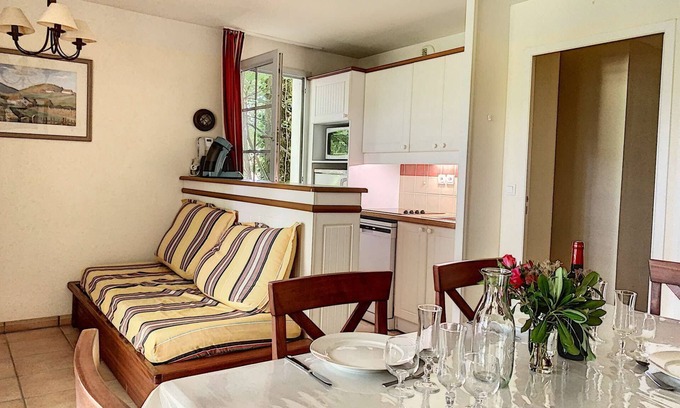 Uhart-Cize Apartment | UHART-CIZE, apartment for 4, residence with pool