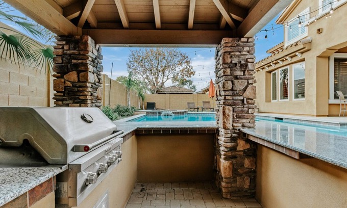 Power Ranch House | Ultimate Luxury Retreat with Pool & Billiards