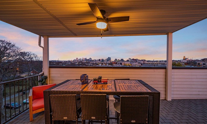 Nashville House | Ultimate Rooftop Double Games BBQ Skyline Views