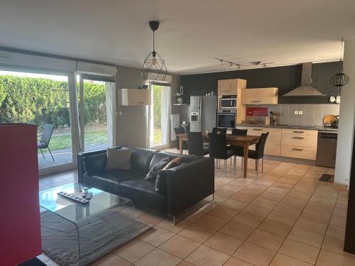 Colmar Apartment | Un havre de verdure en ville