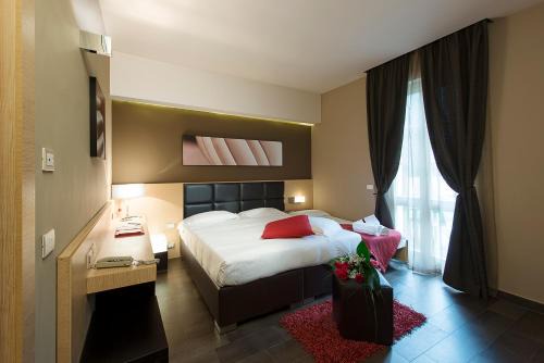 Foligno Hotel | UNAHOTELS Villa dei Platani Foligno