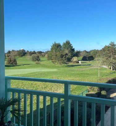 Pornic Apartment | Unappartalamer Vue Golf de Pornic et piscine