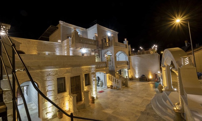 Cavusin Hotel | Underground Cave Suites