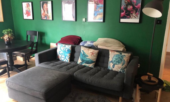 Surbiton Hill Apartment | Unique 1BD Flat Surbiton Fast links to London City