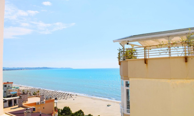 Golem Apartment | Unique apartment entirely renovated and masterfully placed 40m from the beach!