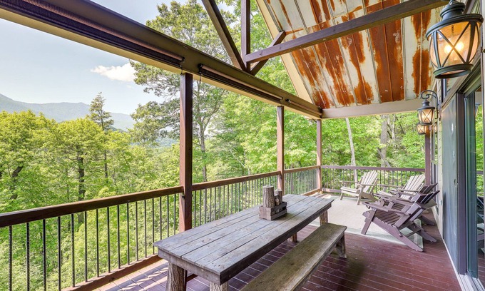 Burnsville House | Unique Burnsville Home w/Mountain Views + Deck!