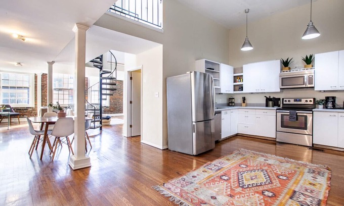 Old City Apartment | Unique Old City Loft - Minutes from Market Square
