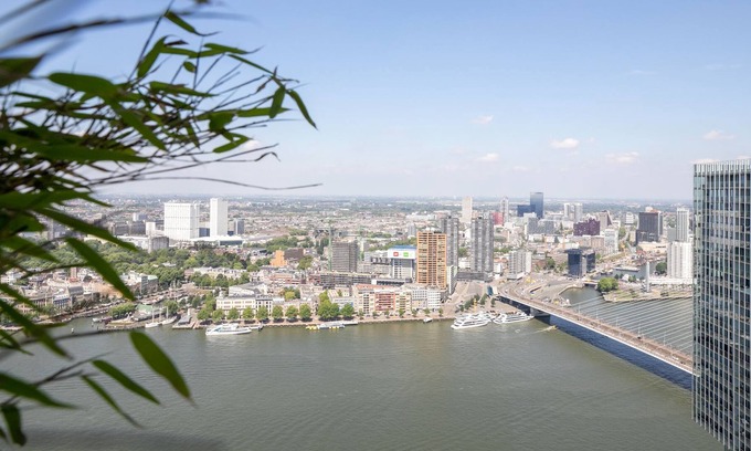 Kop van Zuid Apartment | Unique Penthouse Rotterdam Erasmus Bridge