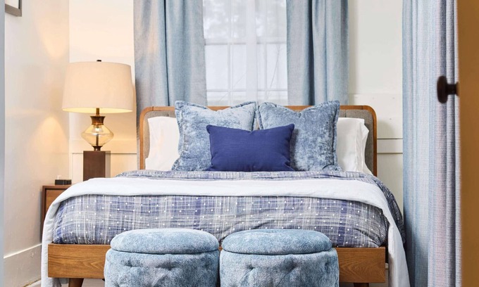 Midtown House | Unique Plaid Home, Min Away from Memorial&SSU+Pets