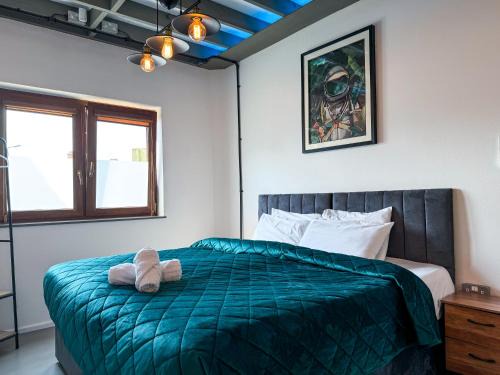 Higham Hill Apartment | Unique Studio Apartment with Private Garden