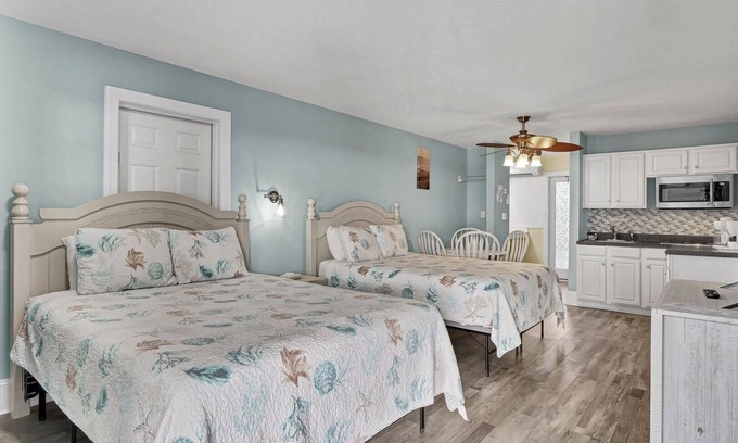 Surf City House | Unit 104D at Tiffany's Motel