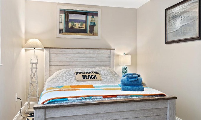 Brigantine House | Unit C back lower unit Surfers Hideway Parking Near Lighthouse