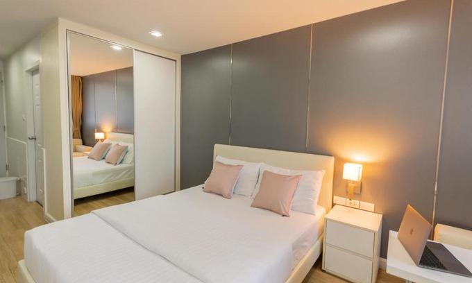 Khlong Tan Nuea Apartment | United Residence Ekamai Bangkok