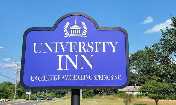 Boiling Springs Hotel | University Inn