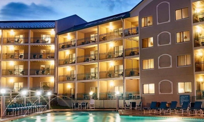 Lake Geneva Condo | Unmatched luxury & Hotel-Caliber Amenities |Dreaming by the Lake at the Cove Hotel |Pools |Hot Tub