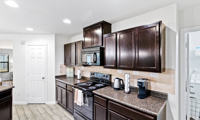 San Antonio House | Unwind In Style And Comfort 3 Bedroom Home by RedAwning