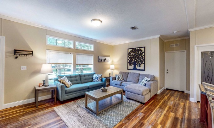 Williston House | Unwind in Williston: Ride and Dive Getaway