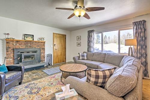 McCall House | Updated Rustic Retreat Cabin Walk to Payette Lake
