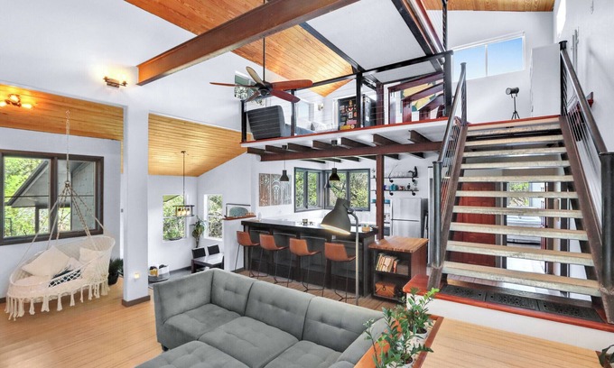 Dripping Springs House | Uplift House I 3/3, Stars, Sauna