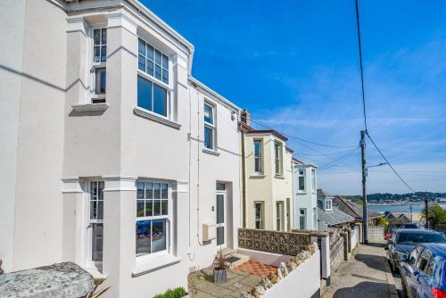 Treator House | Uppincot