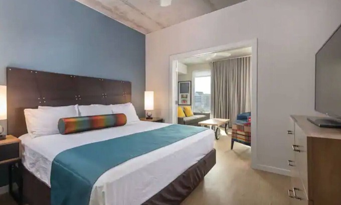 Civic District Resort | Upscale One Bedroom Suite in the Heart of Austin!