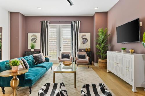 North Nashville House | Upscale Townhome 3 miles to Downtown with 2 Car Garage