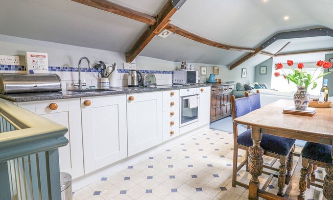 Colyton Cottage | Upside Down Cottage