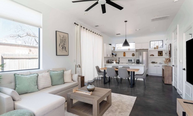 North Loop House | Upstay: Contemporary 2BR Retreat w Patio & BBQ