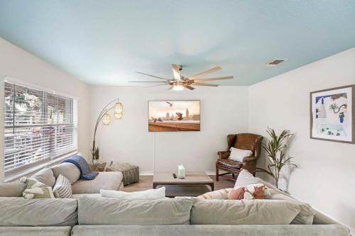 St. Augustine House | Uptown Gem The Castaway Cottage, Dog Friendly!